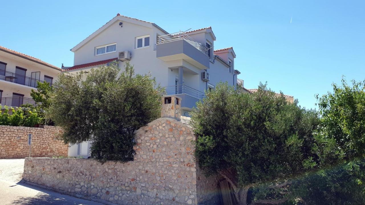 Apartments With A Parking Space Bilo, Primosten - 12870 Exterior foto