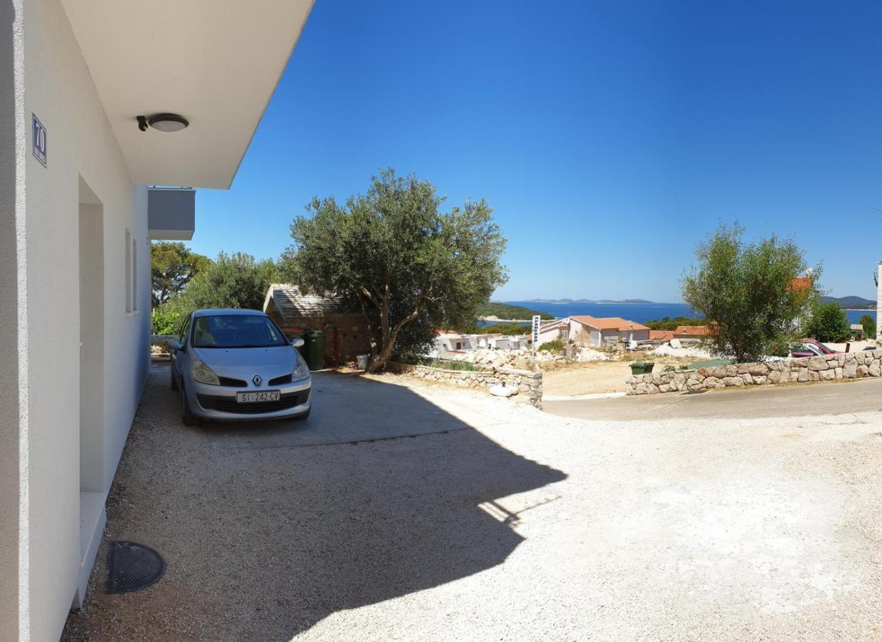 Apartments With A Parking Space Bilo, Primosten - 12870 Exterior foto