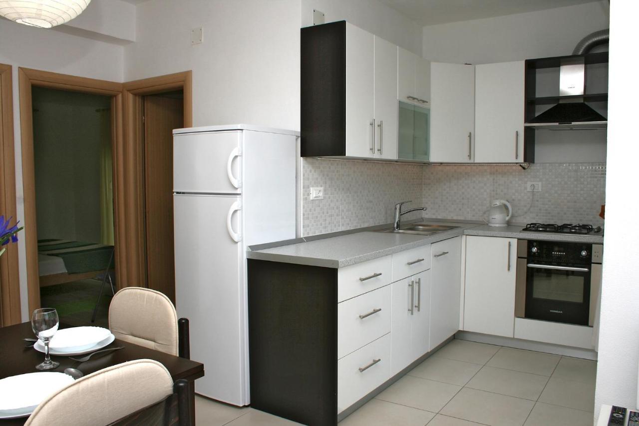 Apartments With A Parking Space Bilo, Primosten - 12870 Exterior foto